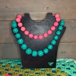 Pretty Vintage Acrylic Bead Vibrant Pink & Teal Necklace Set. Can be separated!